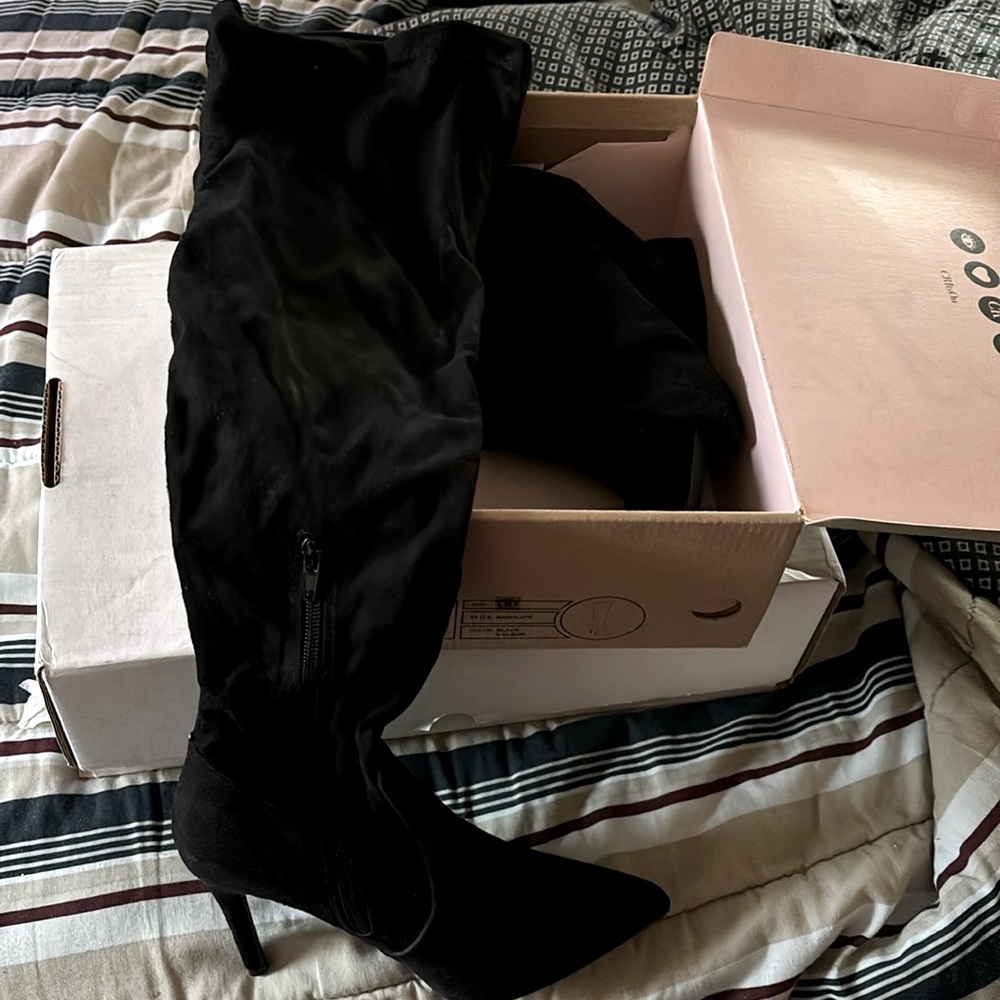 Black Heel Boot. Never Worn 8.5 Size - Picture 1 of 1